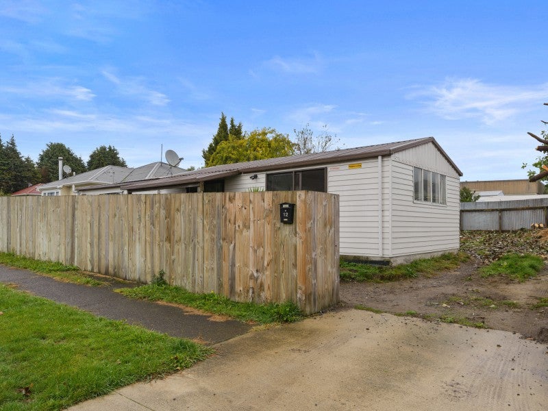 12 Victory Road, Fairy Springs, Rotorua - Carousel 1