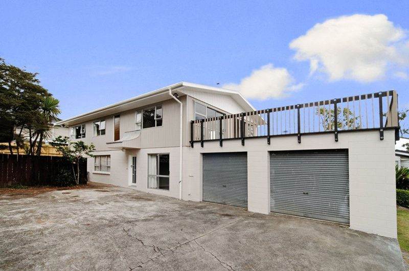 81 Colwill Road, Massey, Auckland - Carousel 1