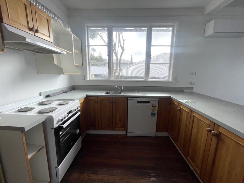 60A Rakau Road, Hataitai, Wellington - Carousel 2