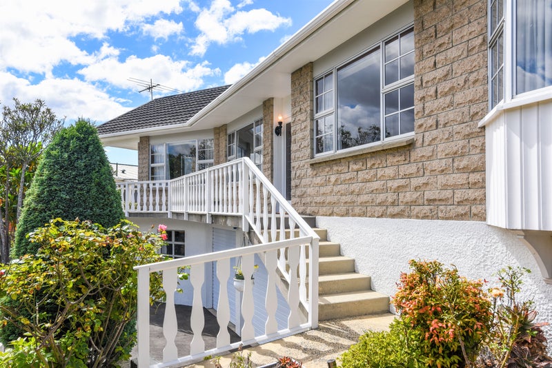 1 Seaview Terrace, Kew, Dunedin - Carousel 2