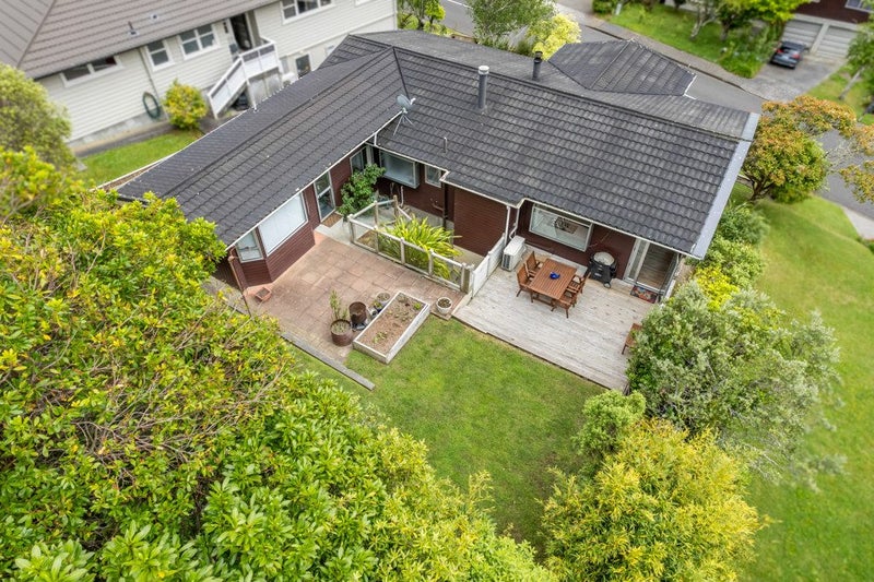 22 Chichester Drive, Pinehaven, Upper Hutt - Carousel 2