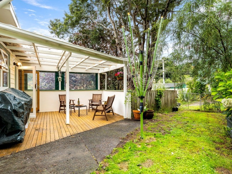18 Pinehaven Road, Pinehaven, Upper Hutt - Carousel 1