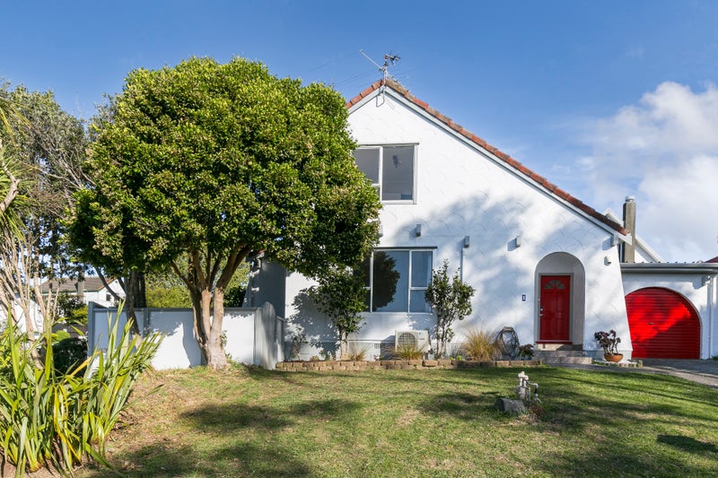 1 Orange Grove, Churton Park, Wellington - Carousel 1