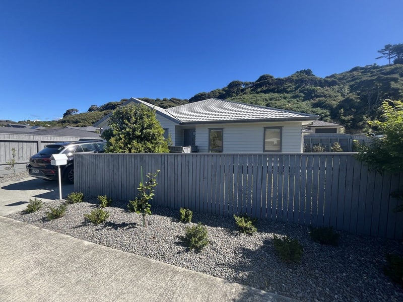 25 Moonsail Drive, Whitby, Porirua - Carousel 2