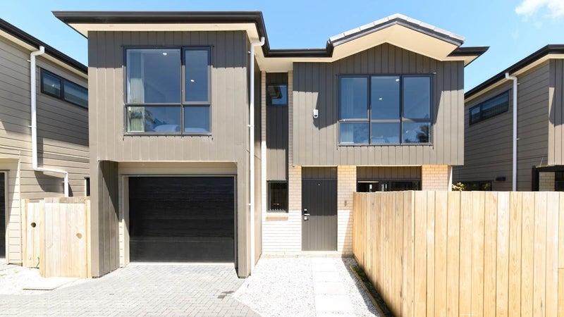 30C Godley Road, Green Bay, Auckland - Carousel 1