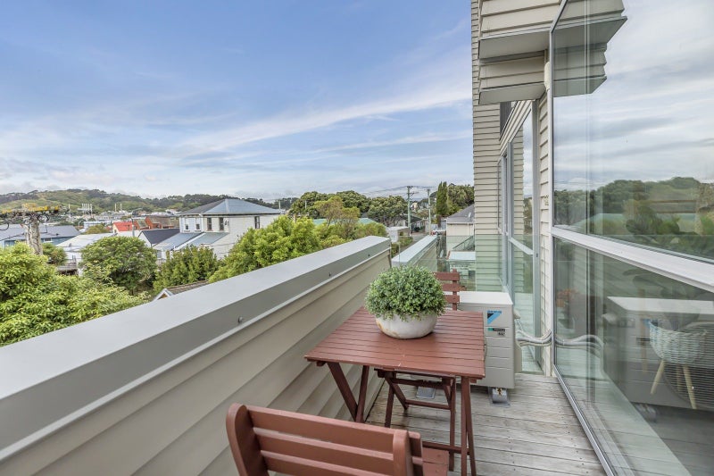 69/120 Rintoul Street, Newtown, Wellington - Carousel 1