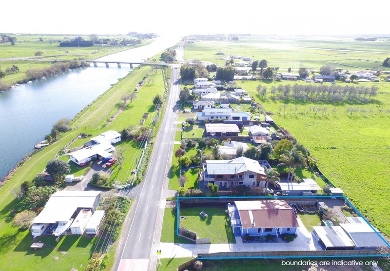 27 East Bank Road, Thornton - Carousel 21