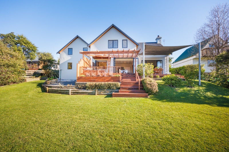 20 Cashmere Drive, Fitzherbert, Palmerston North - Carousel 1
