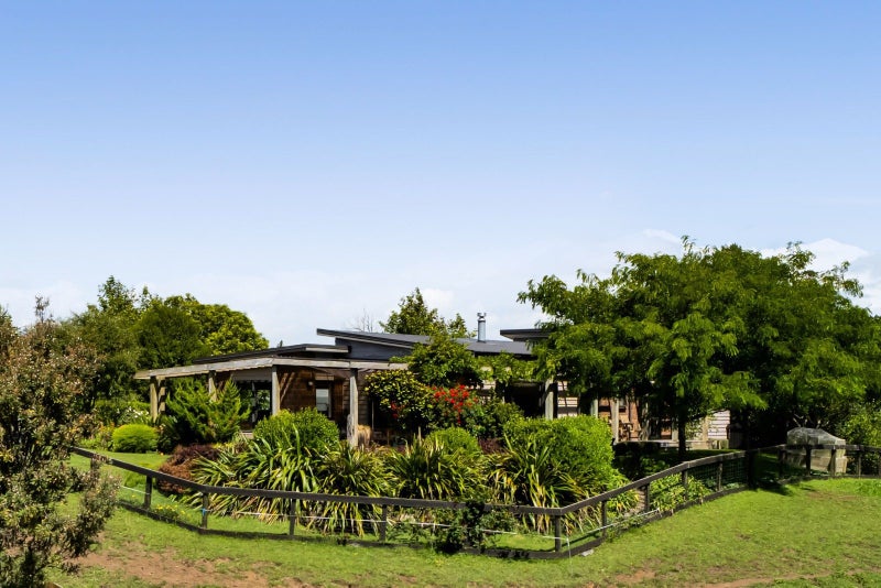 88 Te Arei Road East, Lepperton, New Plymouth - Carousel 1