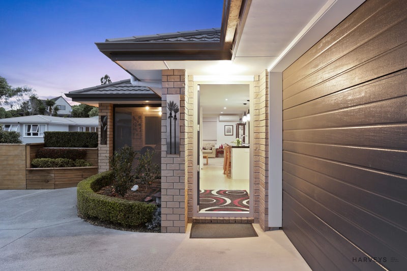 48 Godley Road, Green Bay, Auckland - Carousel 2