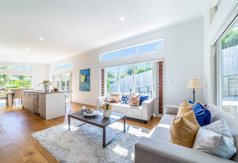 9 Tobago Place, Sunnynook, Auckland - Carousel 2