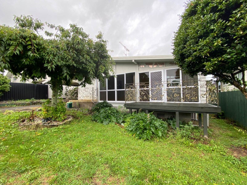9 Stanaway Street, Hillcrest, Auckland - Carousel 1