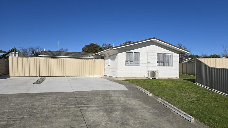 1/9 Lyttelton Crescent, Tamatea, Napier - Carousel 1