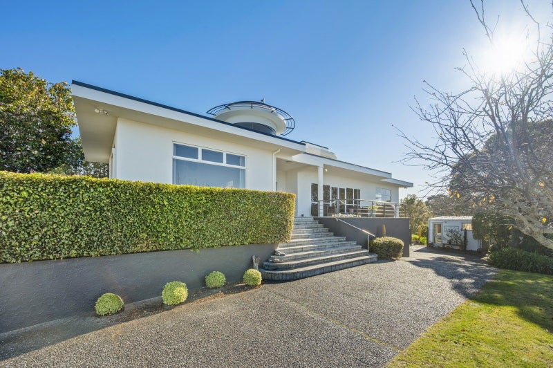 13 Lighthouse Road, Bluff Hill, Napier - Carousel 1