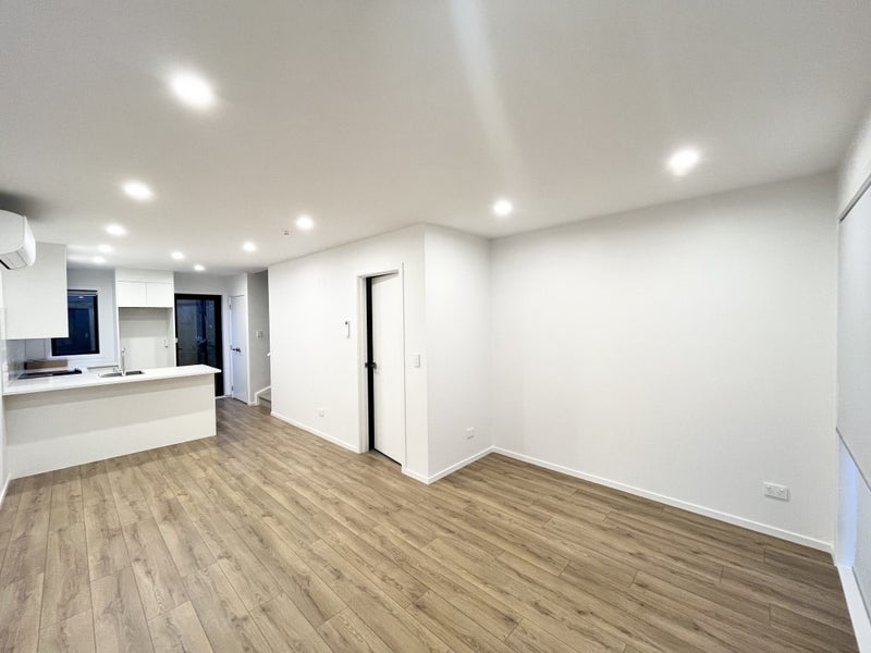 20/28 Westgate Drive, Westgate, Auckland - Carousel 2