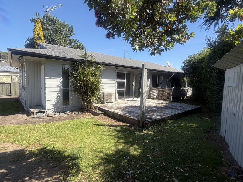 16 Crombie Street, Bellevue, Tauranga - Carousel 1