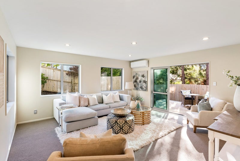 20 Namsan Close, Fairview Heights, Auckland - Carousel 2