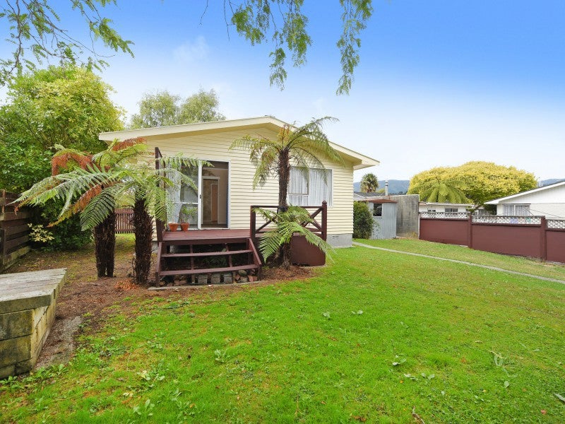 3 Tacoma Drive, Totara Park, Upper Hutt - Carousel 1