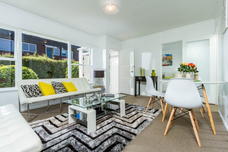 2/765 Beach Road, Browns Bay, Auckland - Carousel 1