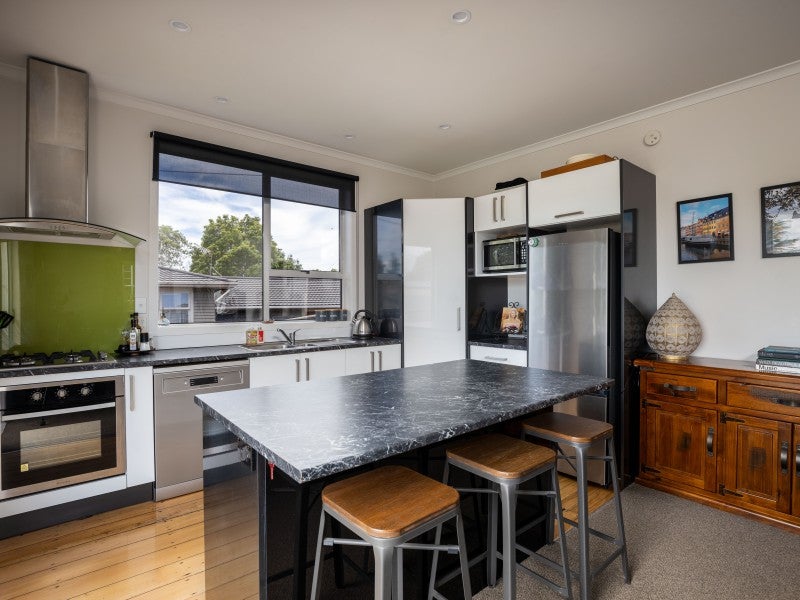 39 Essex Street, Vogeltown, New Plymouth - Carousel 2