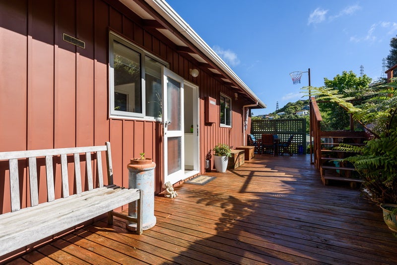 57 Winston Street, Crofton Downs, Wellington - Carousel 2