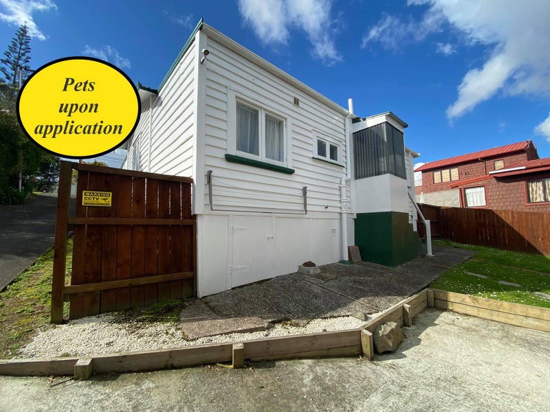 1/130 Golf Road, Titirangi, Auckland - Carousel 1