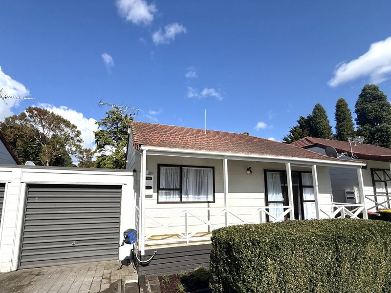 1/18 Waiari Road, Conifer Grove, Takanini - Carousel 1