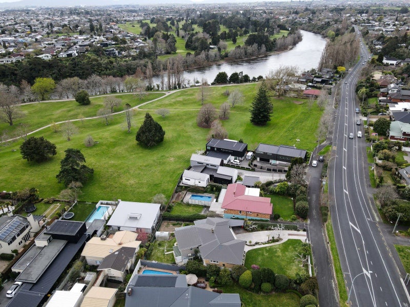 765 River Road, Chartwell, Hamilton - Carousel 2