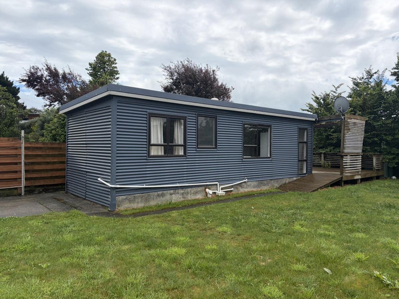 27 Paremata Crescent, Paremata, Porirua - Carousel 1
