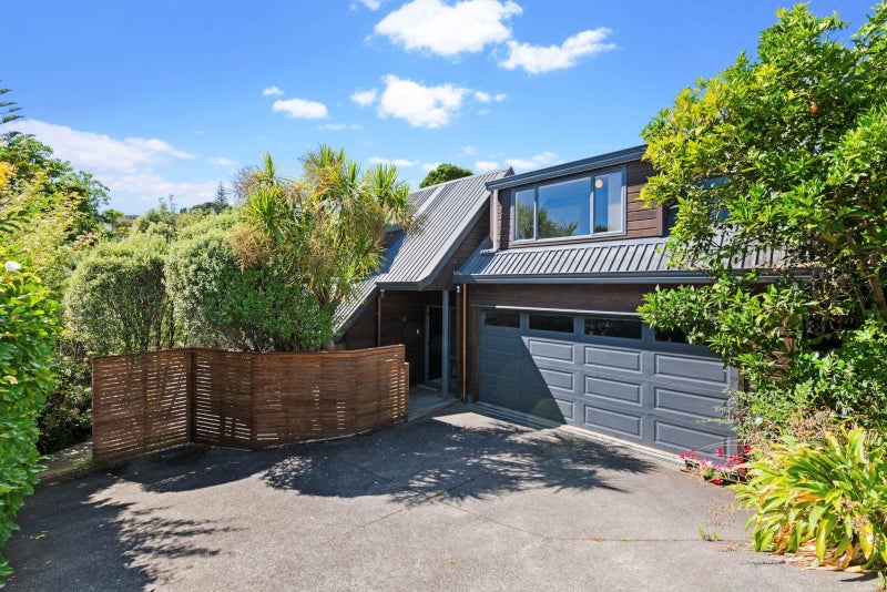 2/14 Matipo Road, Mairangi Bay, Auckland - Carousel 1