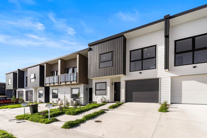 10 Lawson Creek Street, Massey, Auckland - Carousel 1
