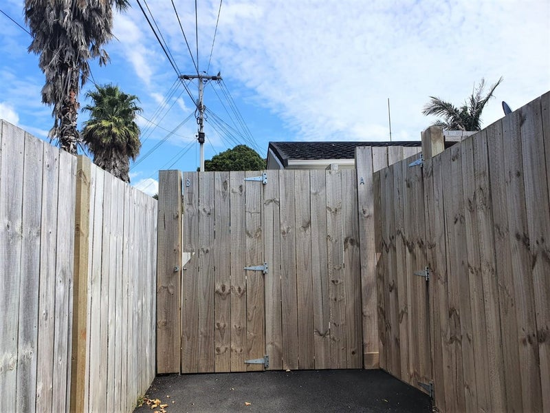 2/13 Clare Place, Mount Wellington, Auckland - Carousel 12