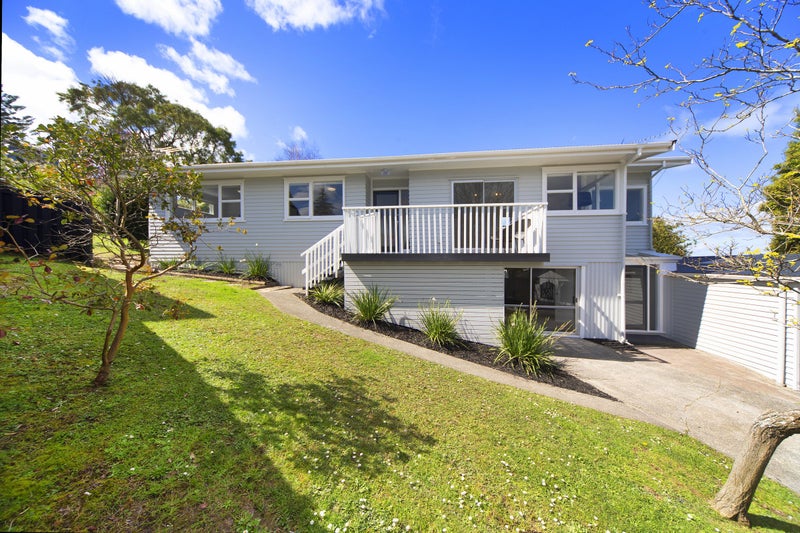 9 Datura Place, Sunnynook, Auckland - Carousel 1