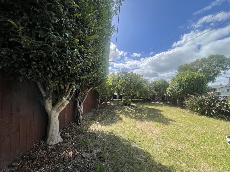 1/213 Sunnynook Road, Wairau Valley, Auckland - Carousel 2