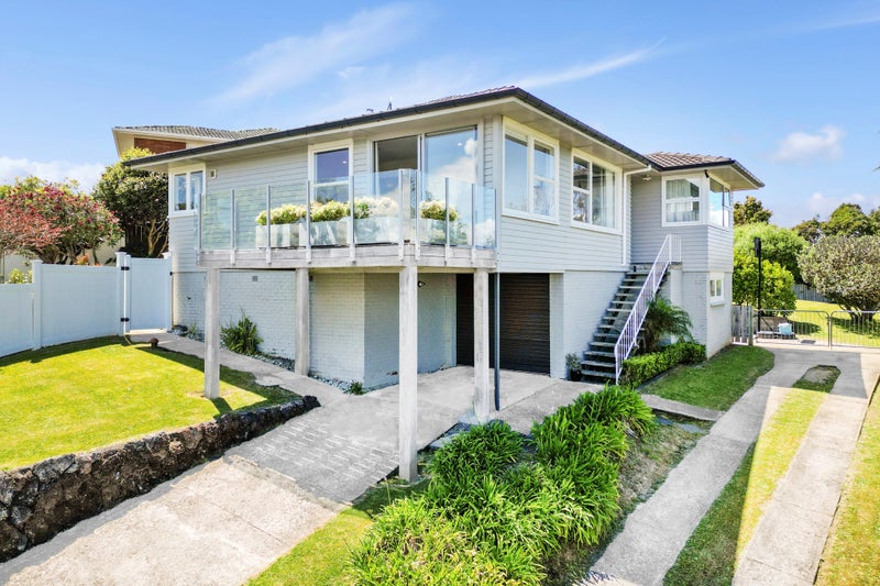 32 Trevola Street, New Windsor, Auckland - Carousel 1