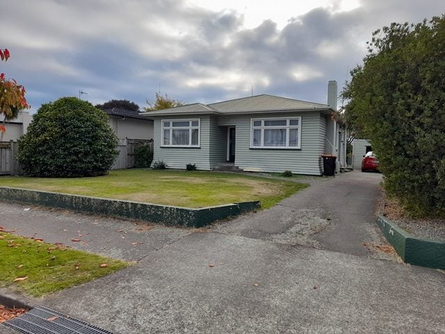 9 Wood Street, Takaro, Palmerston North - Carousel 1