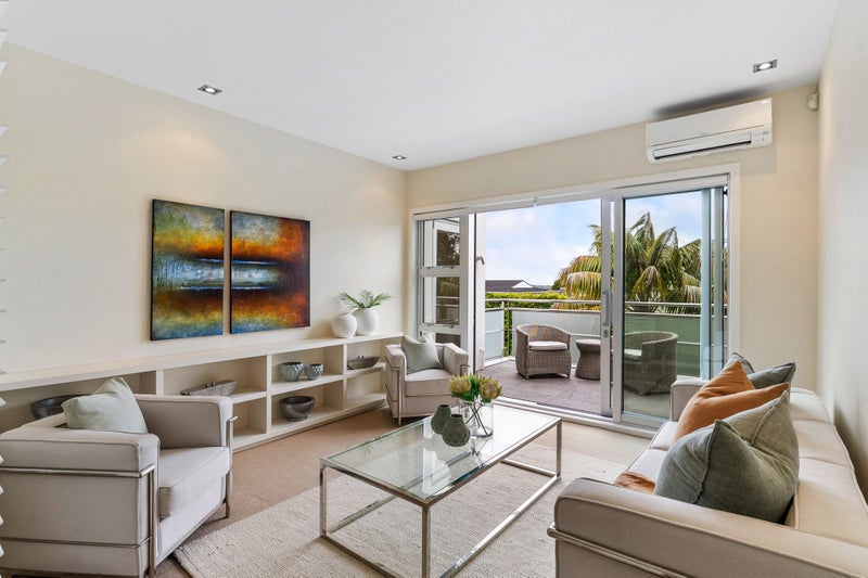 5/258 Hurstmere Road, Takapuna, Auckland - Carousel 2