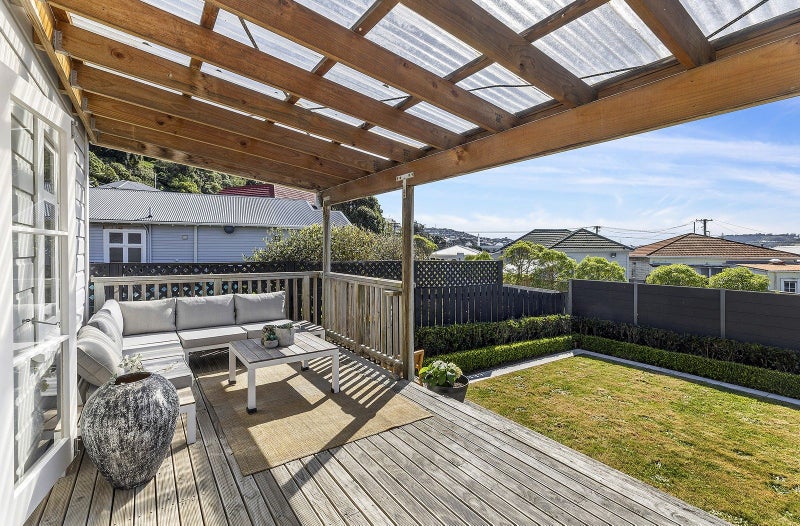 3 Endeavour Street, Lyall Bay, Wellington - Carousel 2