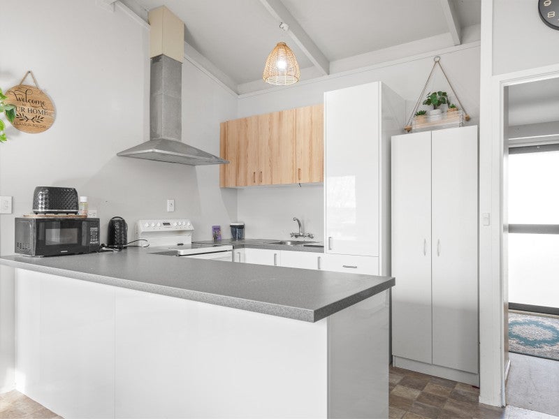 2 Ikatere Place, Raumanga, Whangarei - Carousel 2