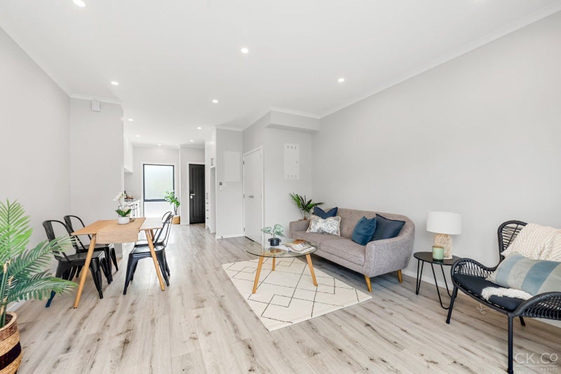 78 Mawai Hakona Drive, Wallaceville, Upper Hutt - Carousel 2