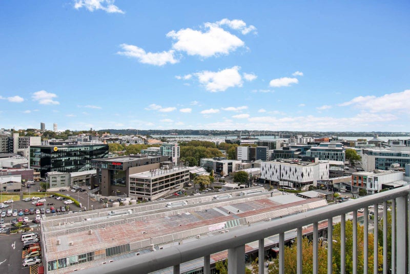 933/72 Nelson Street, Auckland Central, Auckland - Carousel 2