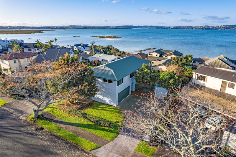 58 Spinnaker Drive, Te Atatu Peninsula, Auckland - Carousel 1
