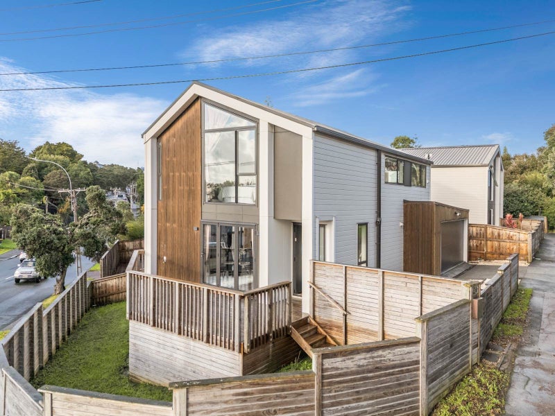 2A Endeavour Street, Blockhouse Bay, Auckland - Carousel 1