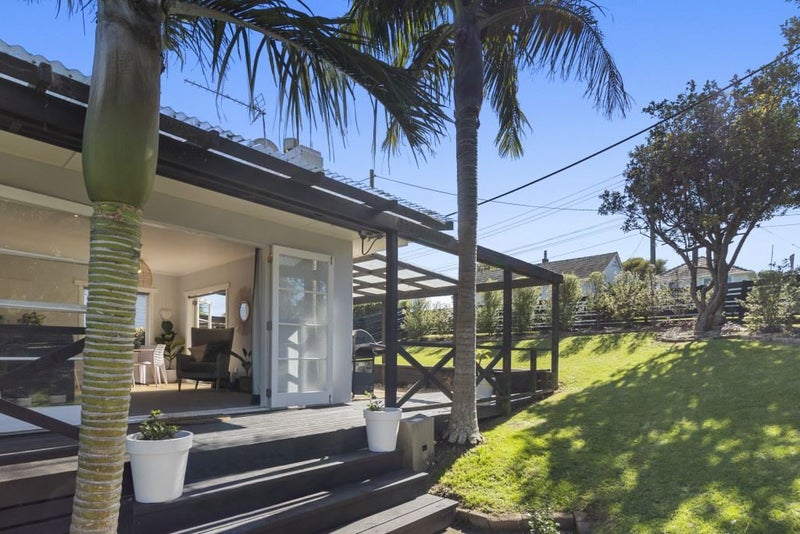 1/30 Montgomery Avenue, Belmont, Auckland - Carousel 1