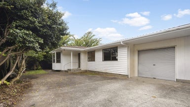 2/14 Nathan Street, Tawa, Wellington - Carousel 1