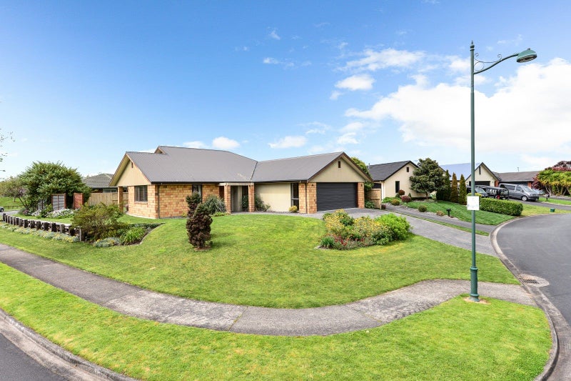 1 Gracefield Place, Huntington, Hamilton - Carousel 1