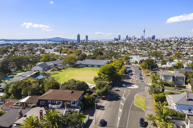 213 Jervois Road, Herne Bay, Auckland - Carousel 10