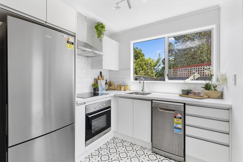 1/25 Kingsbridge Place, Newlands, Wellington - Carousel 2