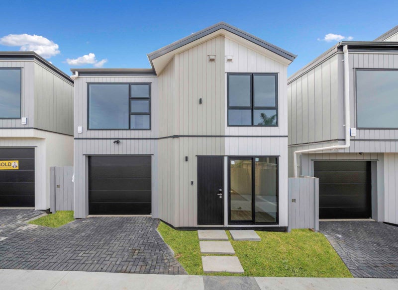 31 McLeod Road, Weymouth, Auckland - Carousel 1