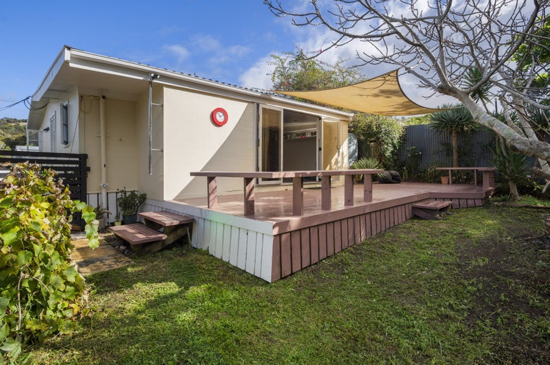 24 Tahatai Road, Oneroa, Waiheke Island - Carousel 2